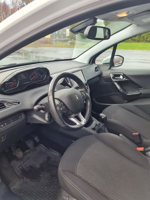 Peugeot 208 bild 9