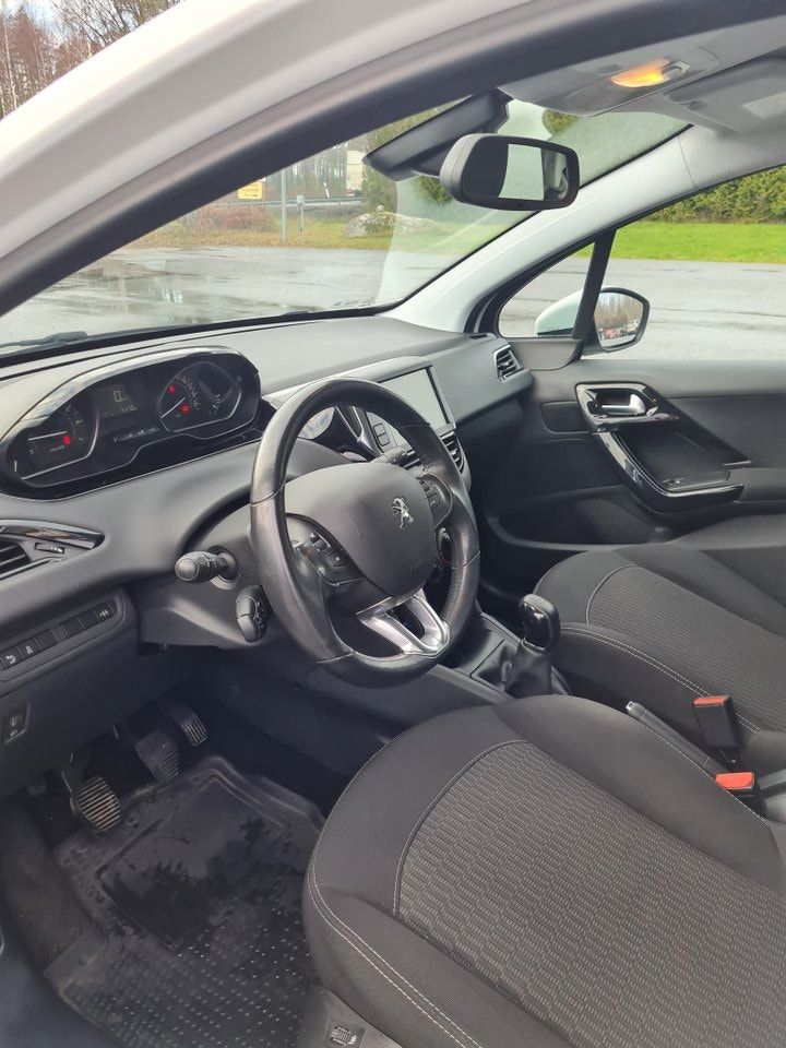 Peugeot 208 bild 9