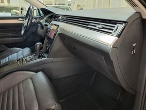 Volkswagen Passat bild 8