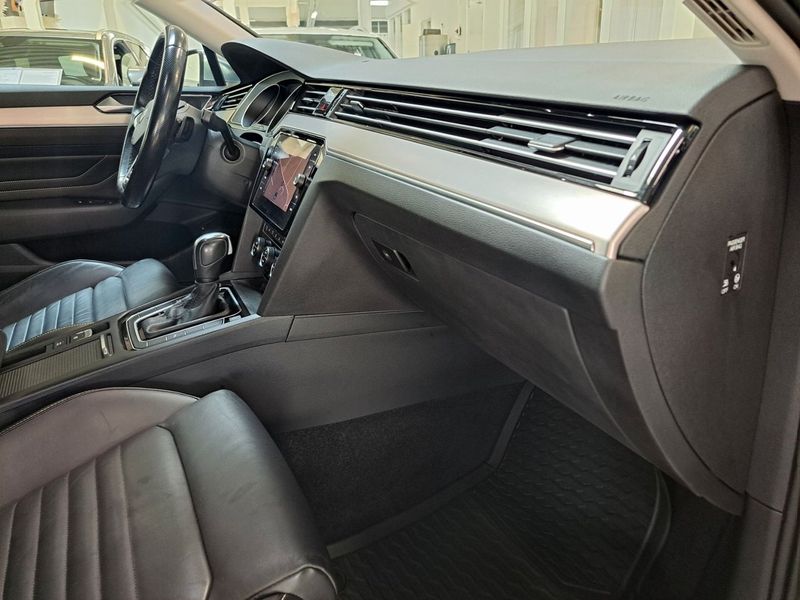 Volkswagen Passat bild 8