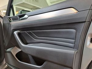 Volkswagen Passat bild 9