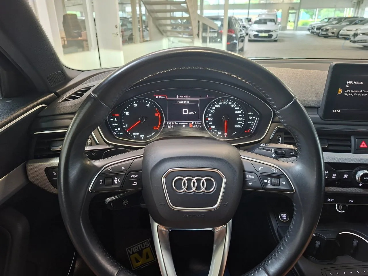 Vehicle image 14