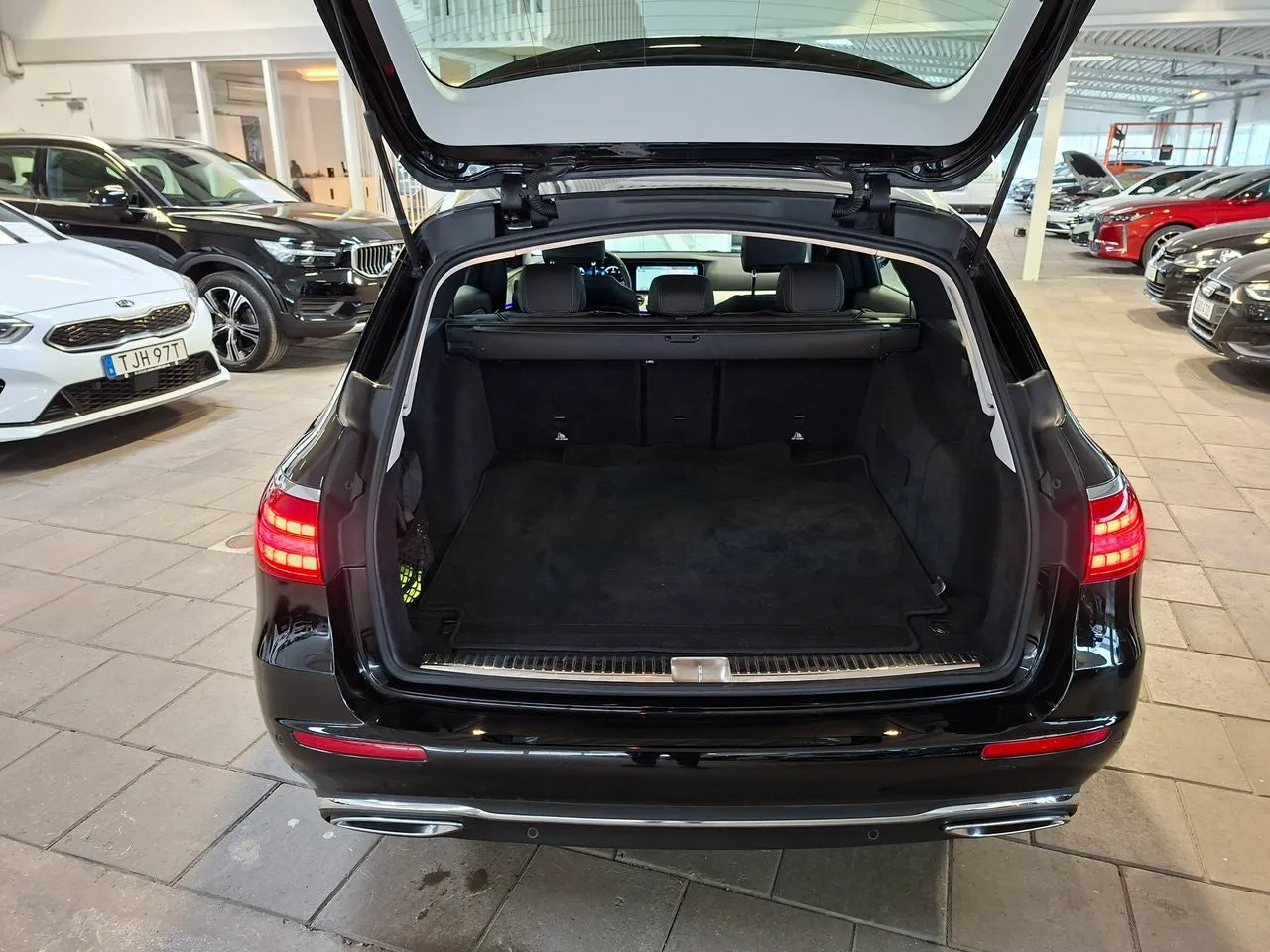Vehicle image 13