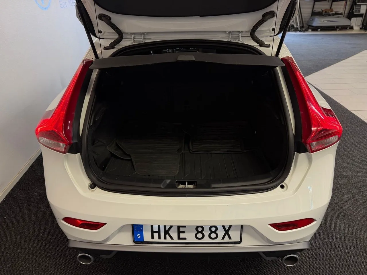 Vehicle image 21