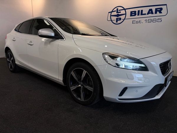 Volvo V40 D3 Geartronic R-Design/ Keyless/ Drag/ Ny Kamrem/ Vhjul - 2019