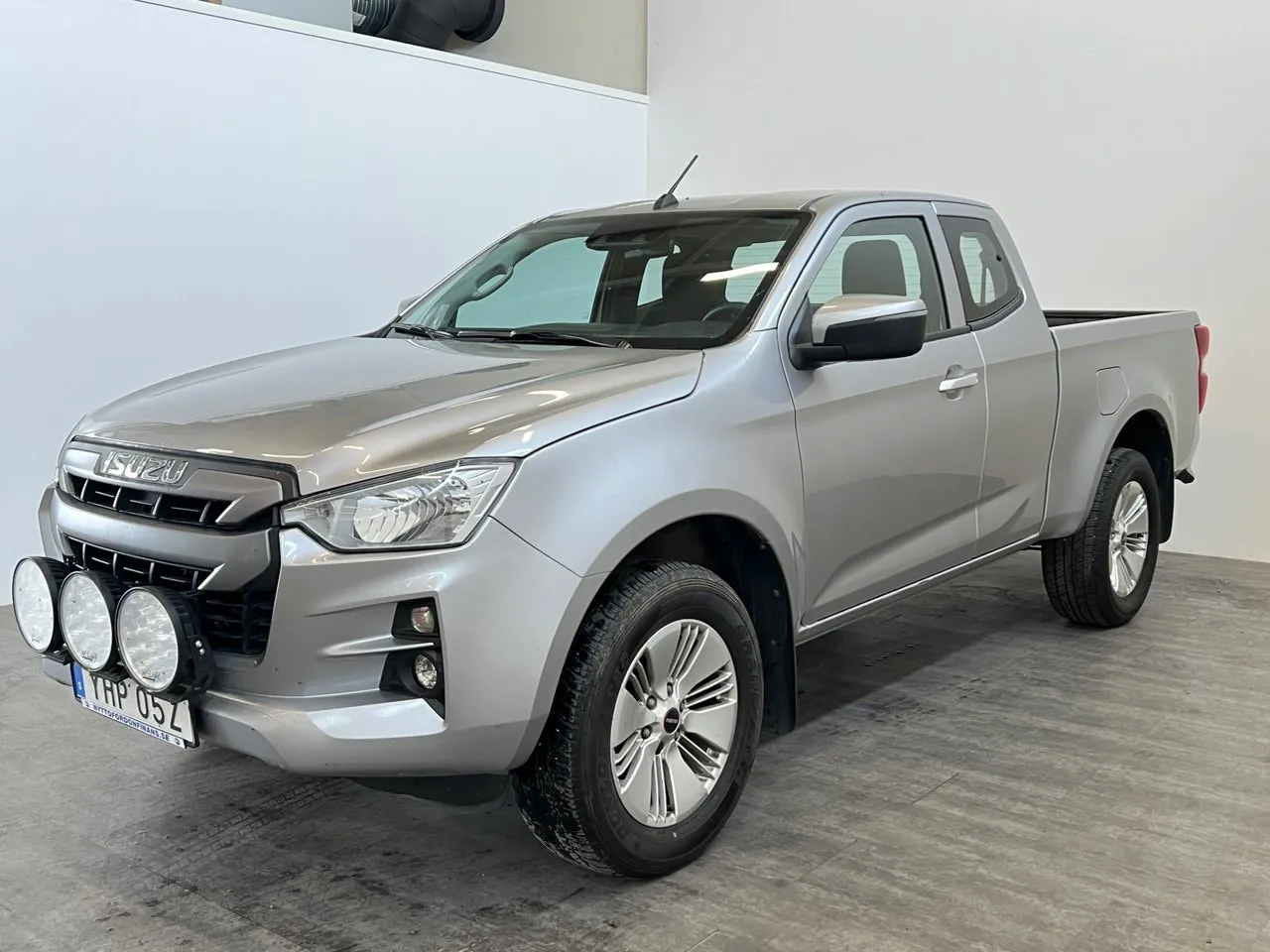 Vehicle image 2