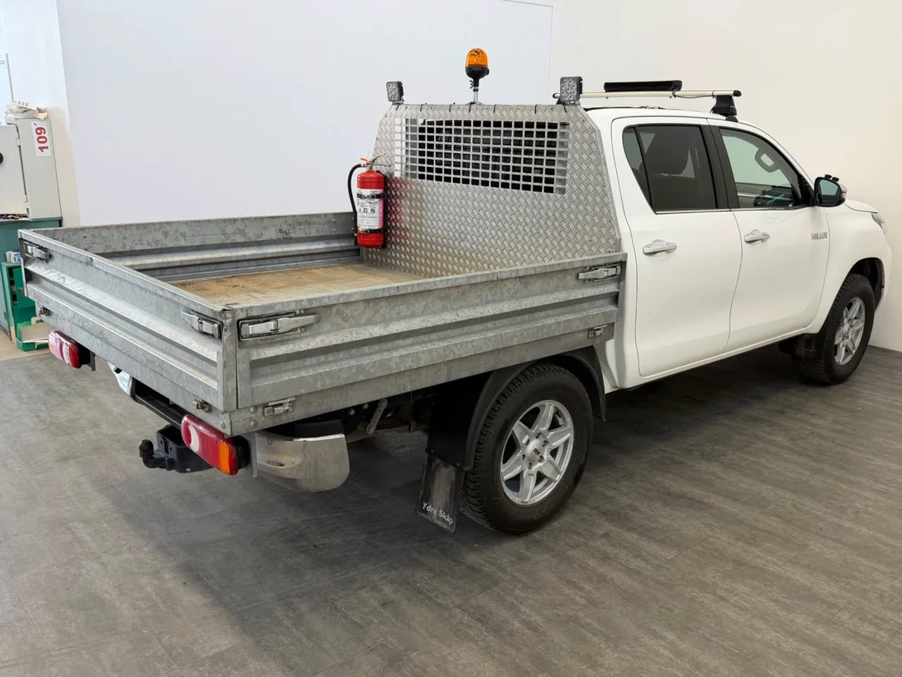 Vehicle image 5