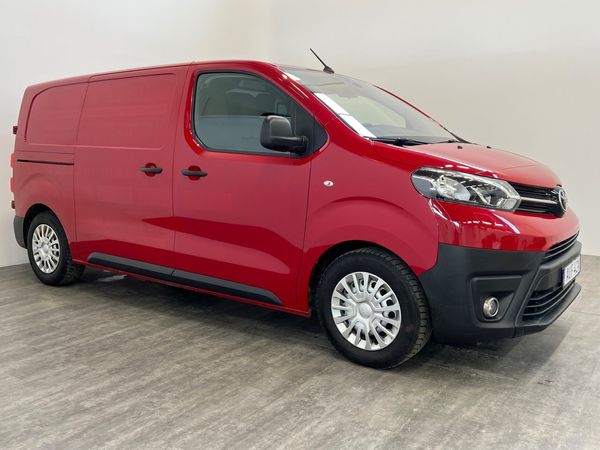 Toyota Proace 1.5 D-4D Medium D-värm, Drag, Moms - 2021