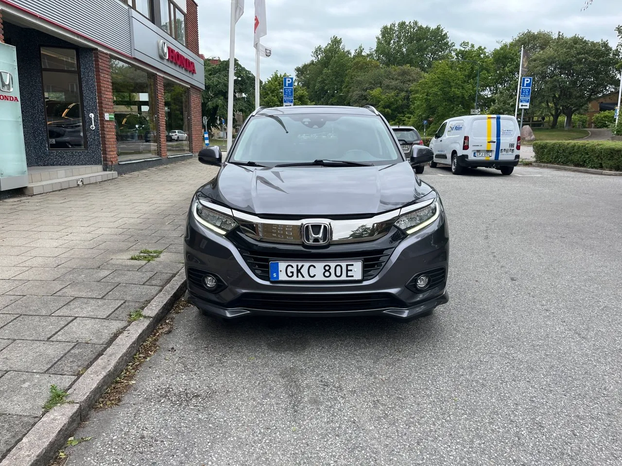 Vehicle image 2