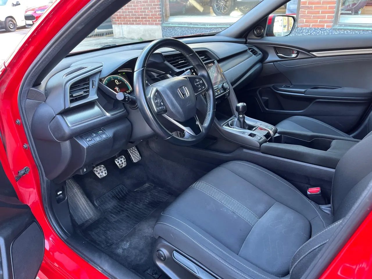 Vehicle image 6