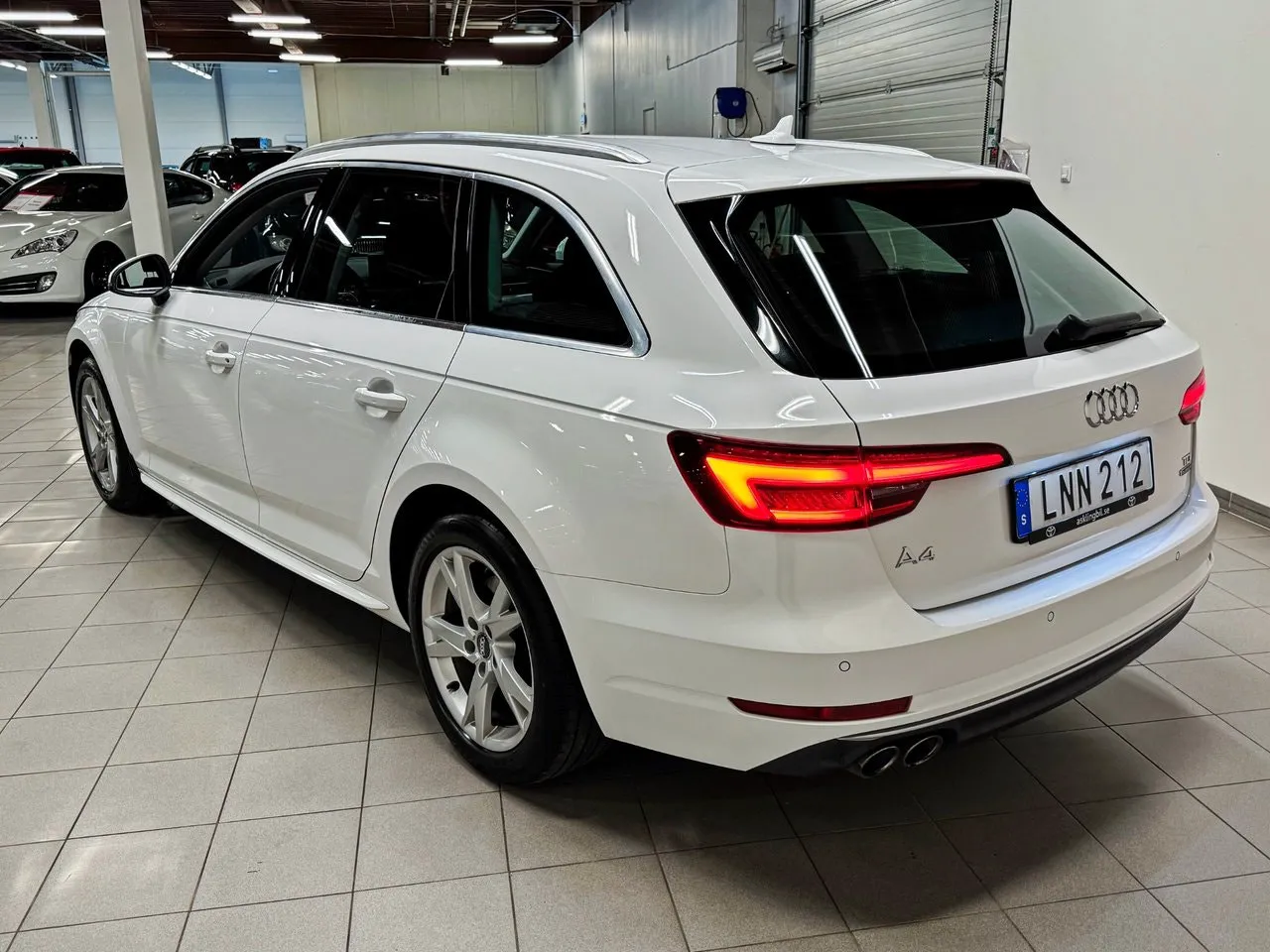 Vehicle image 6