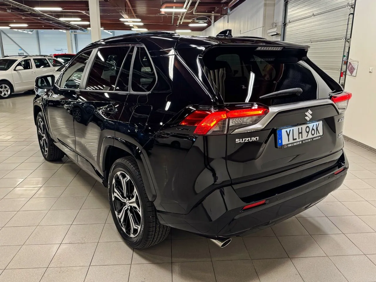Vehicle image 6