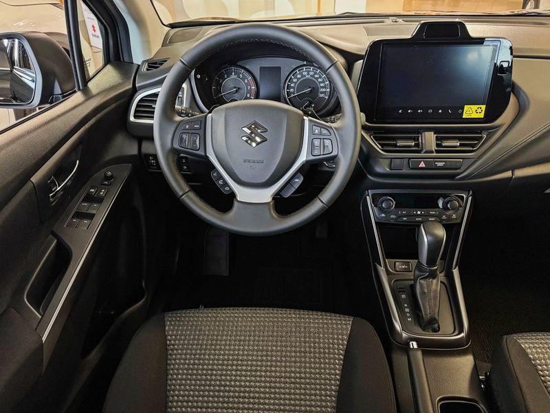 Suzuki S-CROSS bild 2