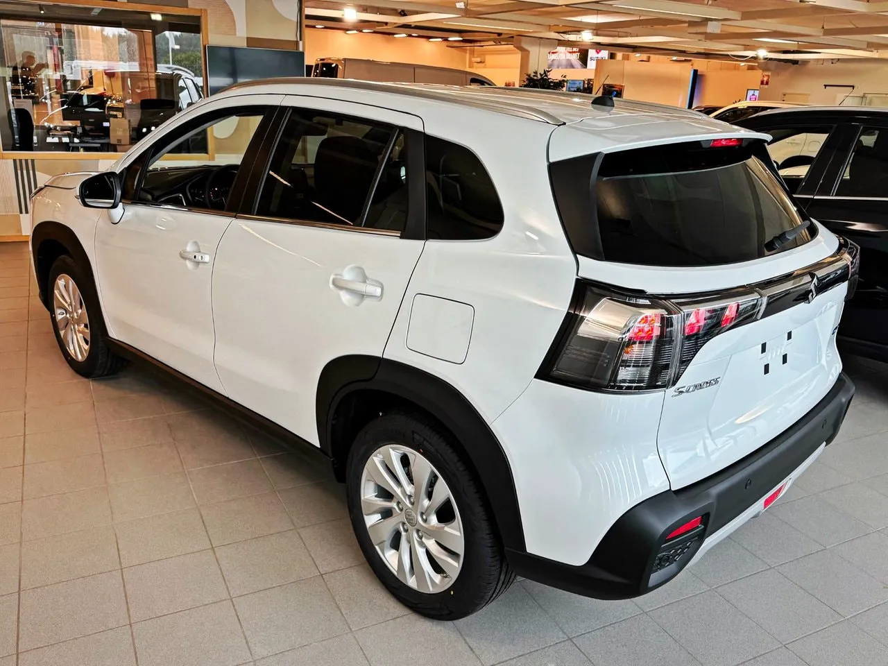 Vehicle image 6