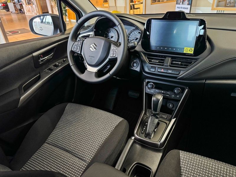 Suzuki S-CROSS bild 3
