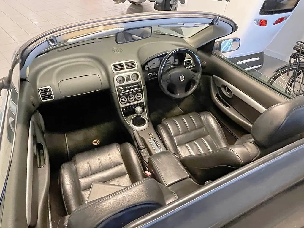 Vehicle image 6