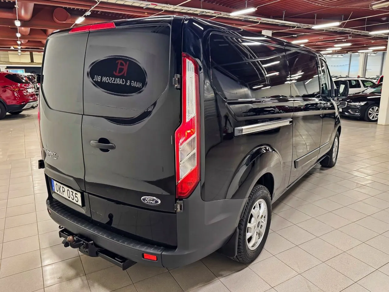 Vehicle image 6