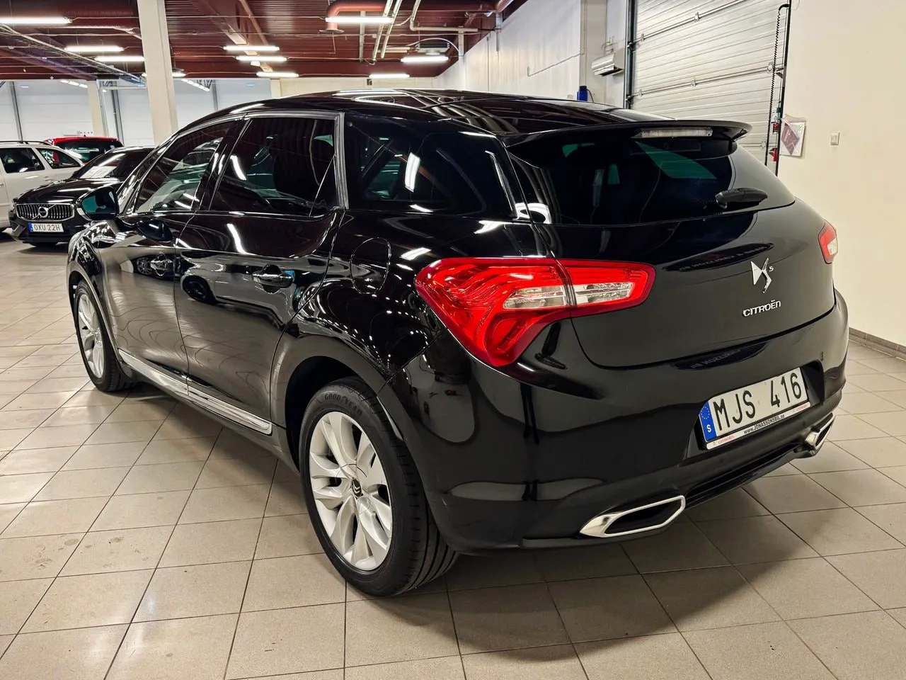 Vehicle image 8