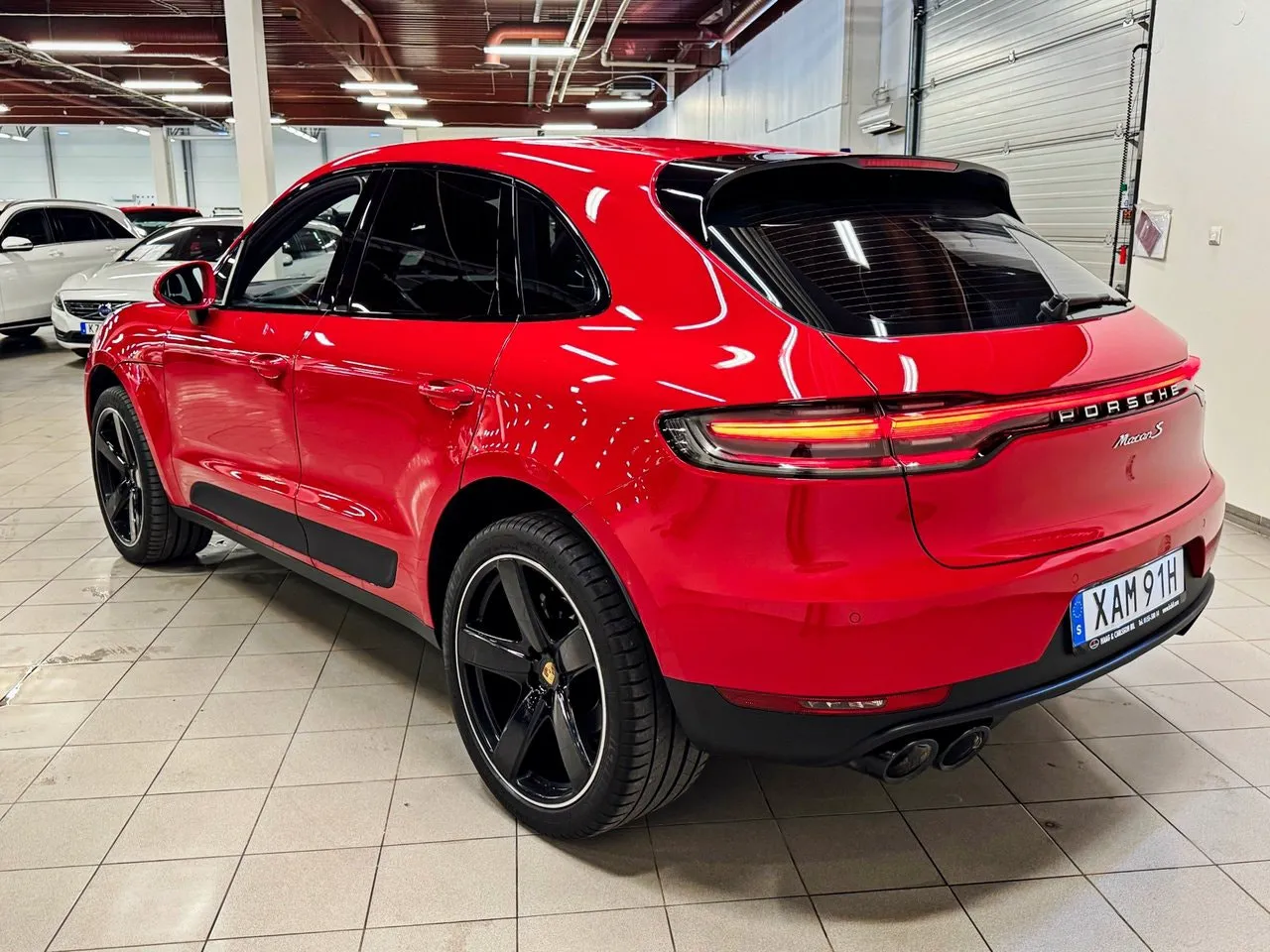 Vehicle image 7