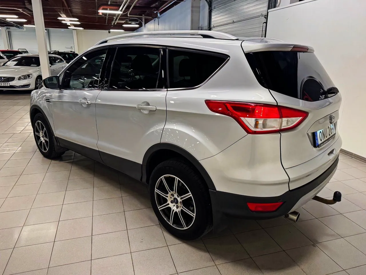 Vehicle image 6