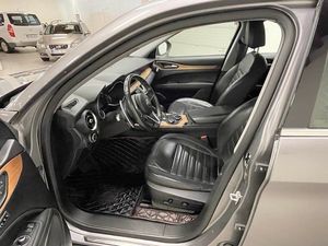 Alfa Romeo Stelvio bild 4