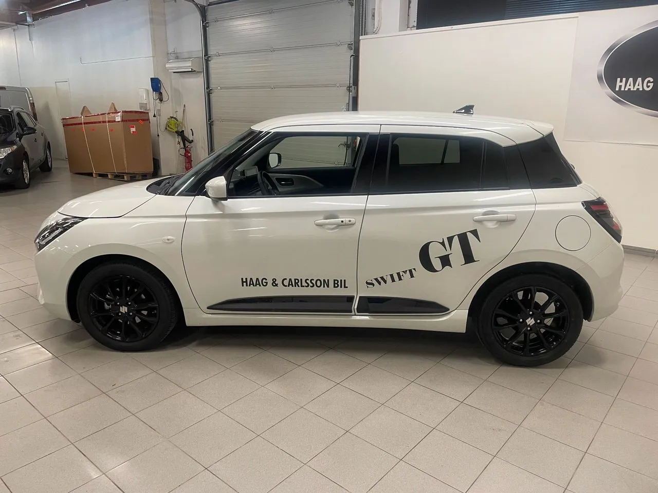 Vehicle image 6