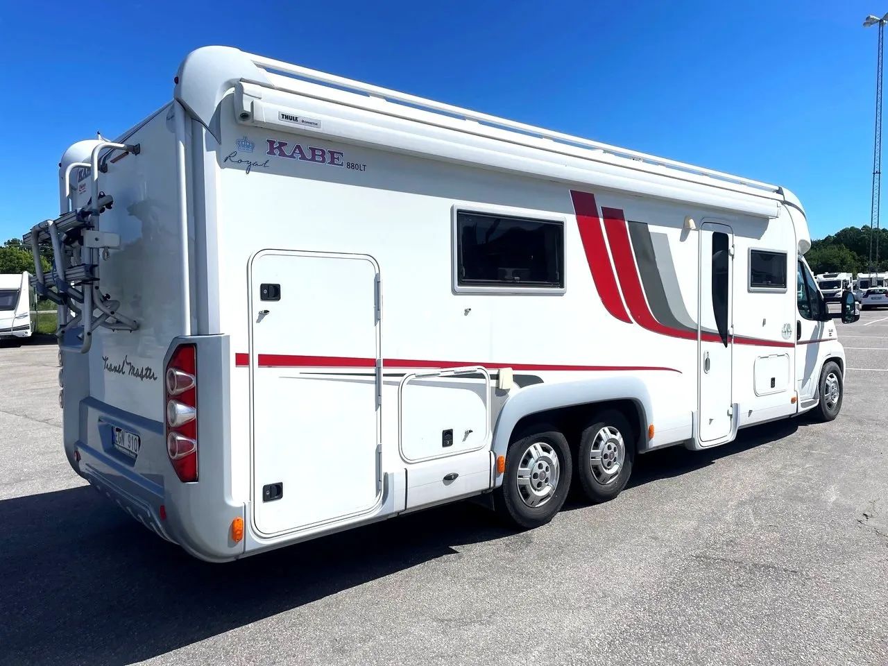 Vehicle image 16