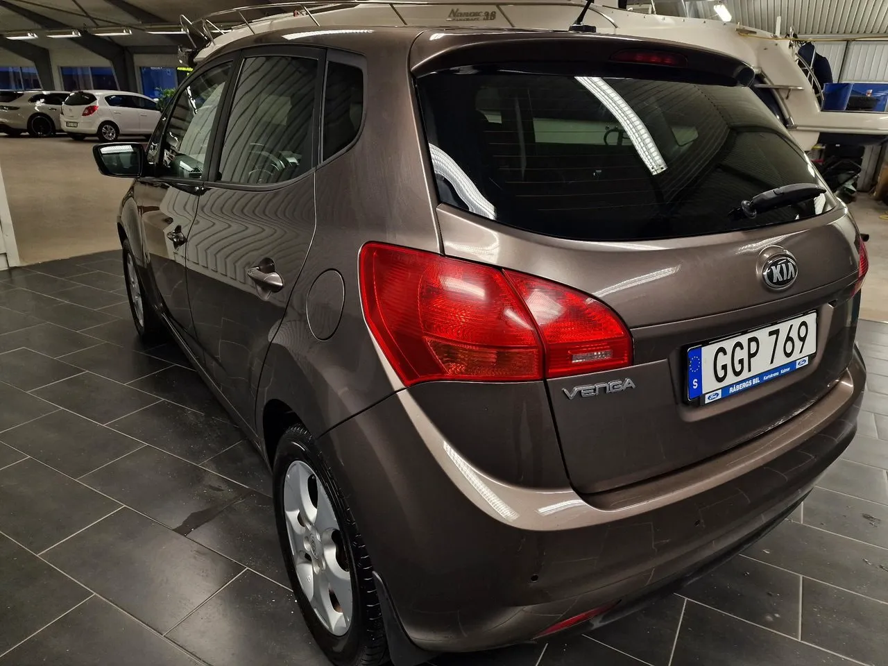 Vehicle image 4