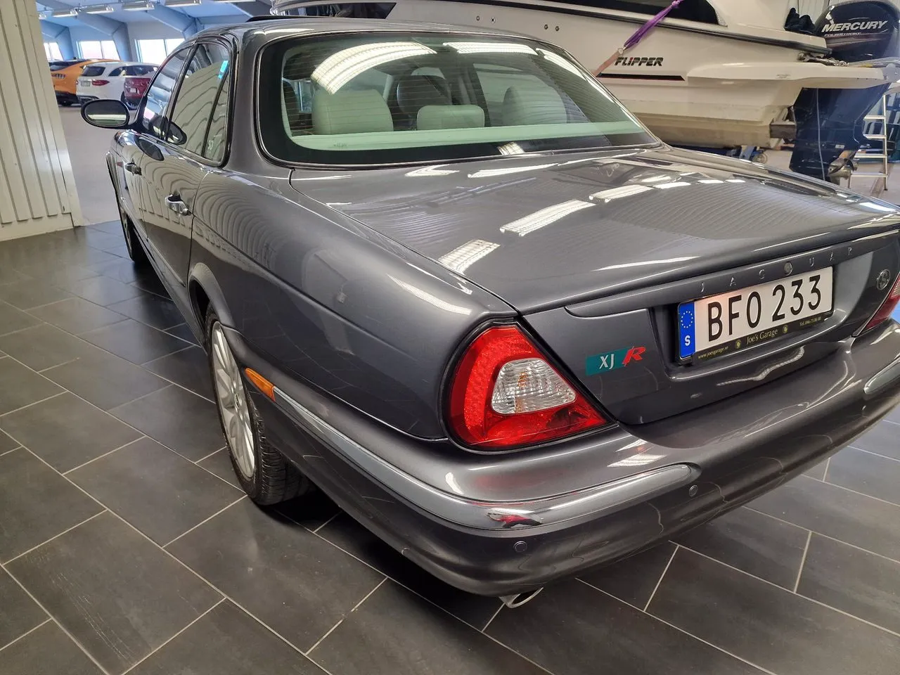 Vehicle image 6