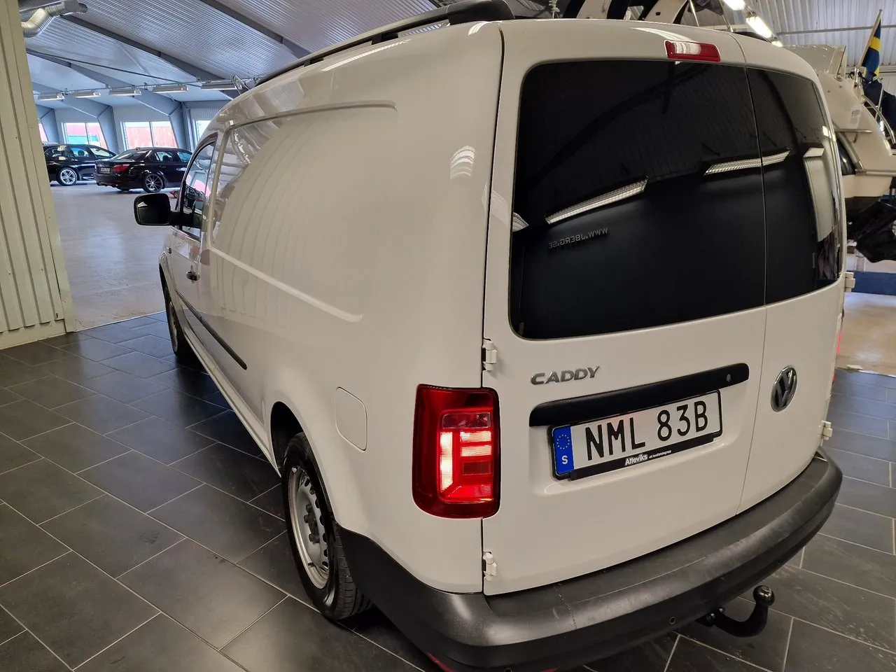Vehicle image 7