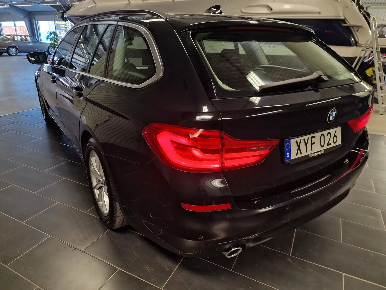 Vehicle image 4