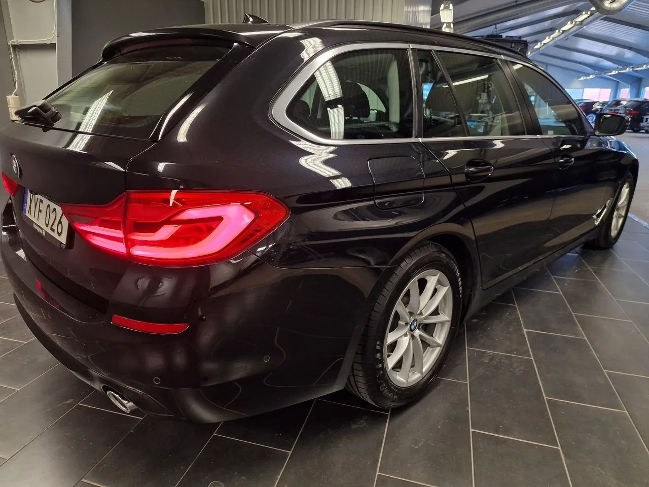 Vehicle image 3