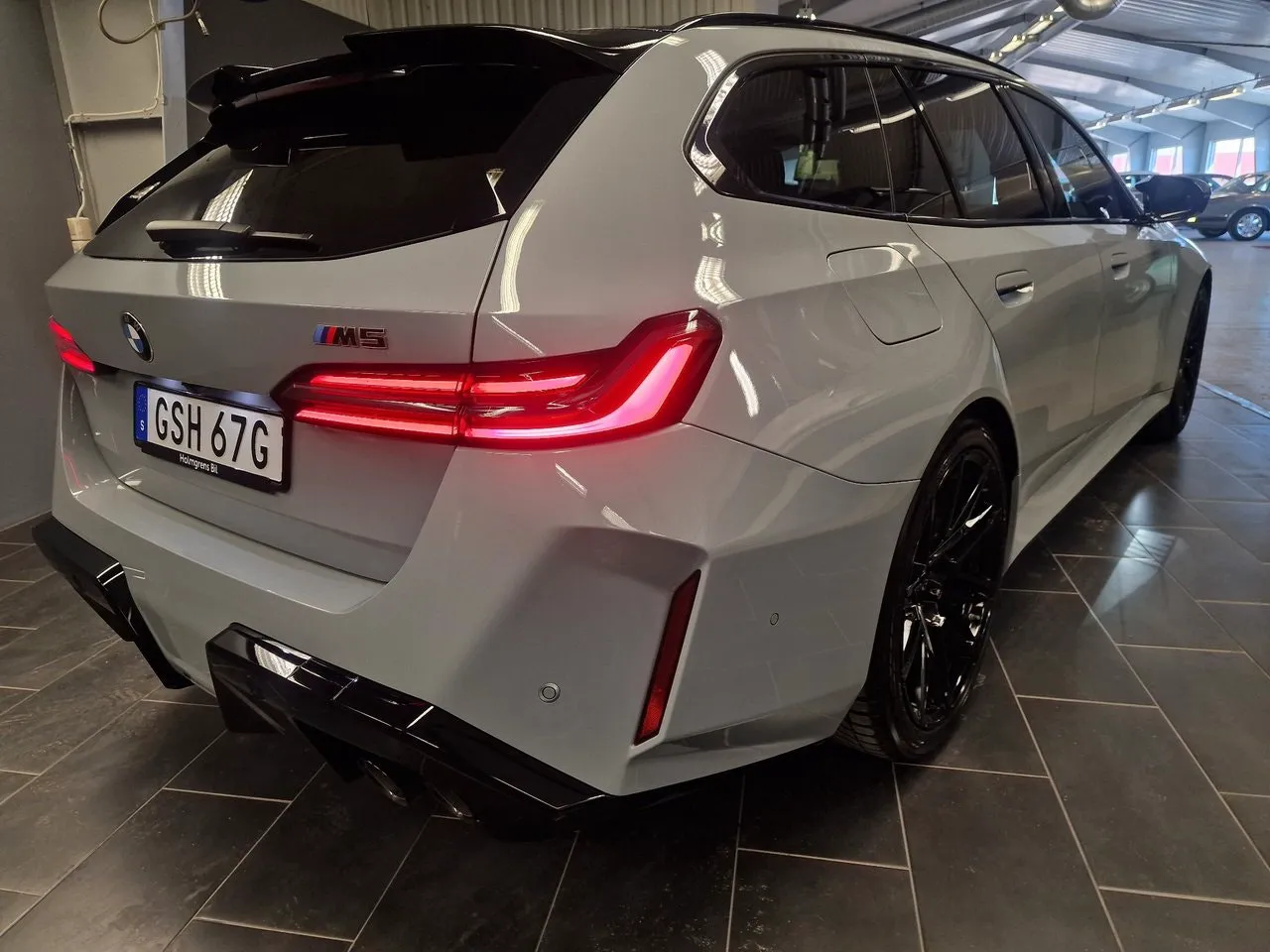 Vehicle image 3