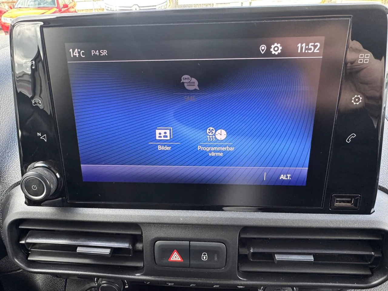 Vehicle image 11