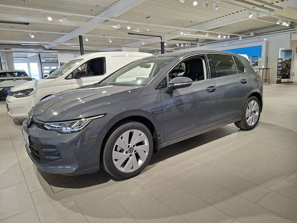 Volkswagen Golf LIFE 1,5 ETSI 150 HK DSG7 - 2026