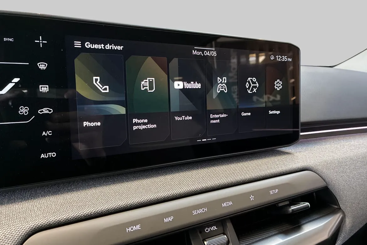 Vehicle image 15