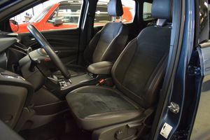 Ford Kuga bild 8
