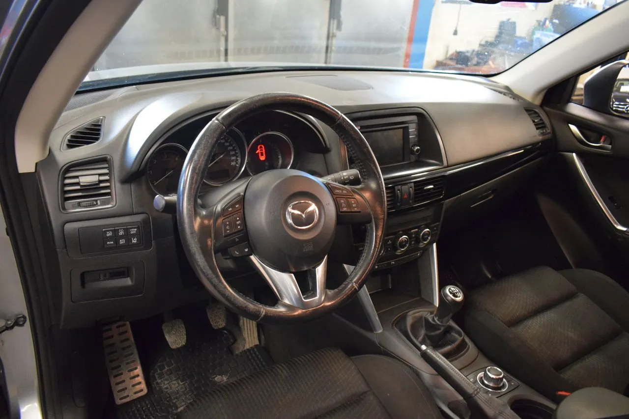 Vehicle image 6