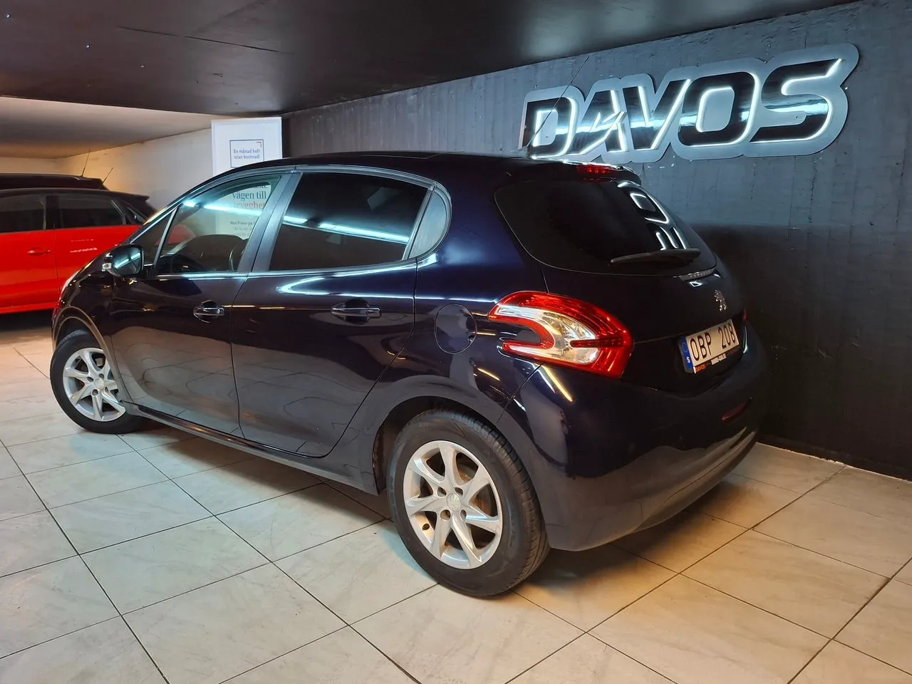Vehicle image 7