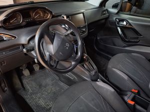 Peugeot 208 bild 10