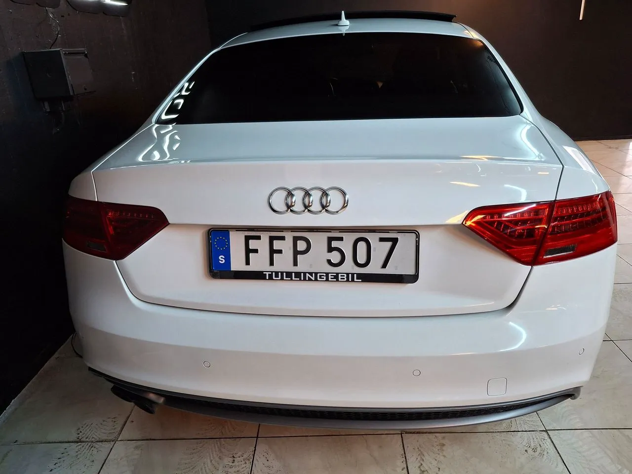 Vehicle image 8