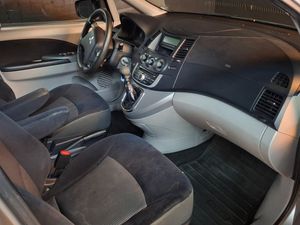 Mitsubishi GRANDIS bild 8