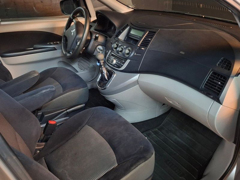 Mitsubishi GRANDIS bild 8