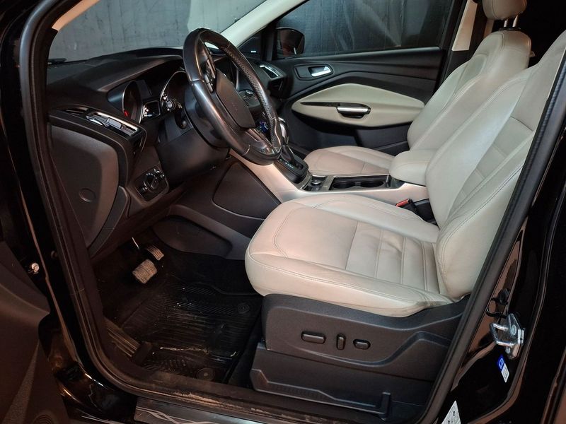 Ford Kuga bild 8