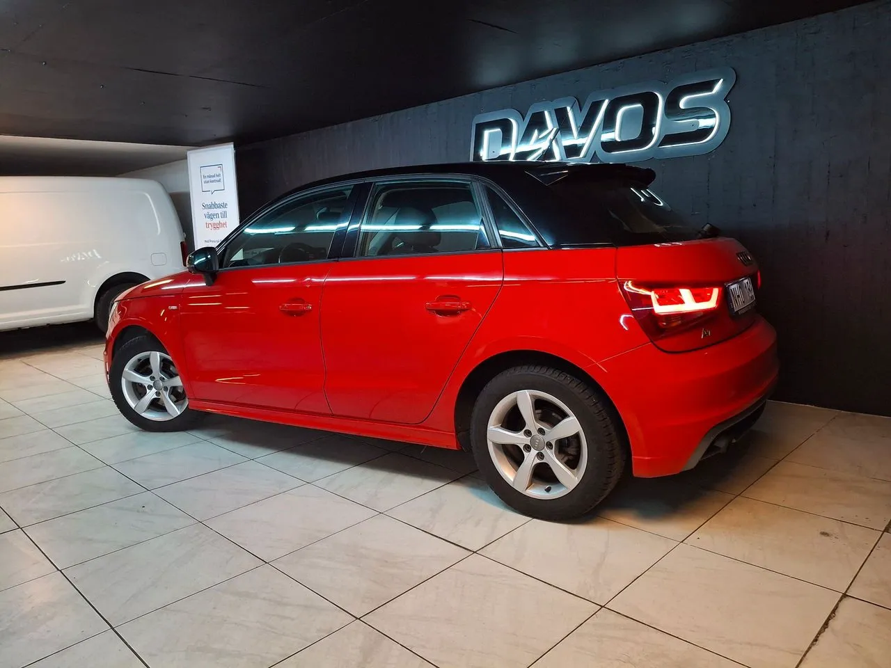 Vehicle image 4