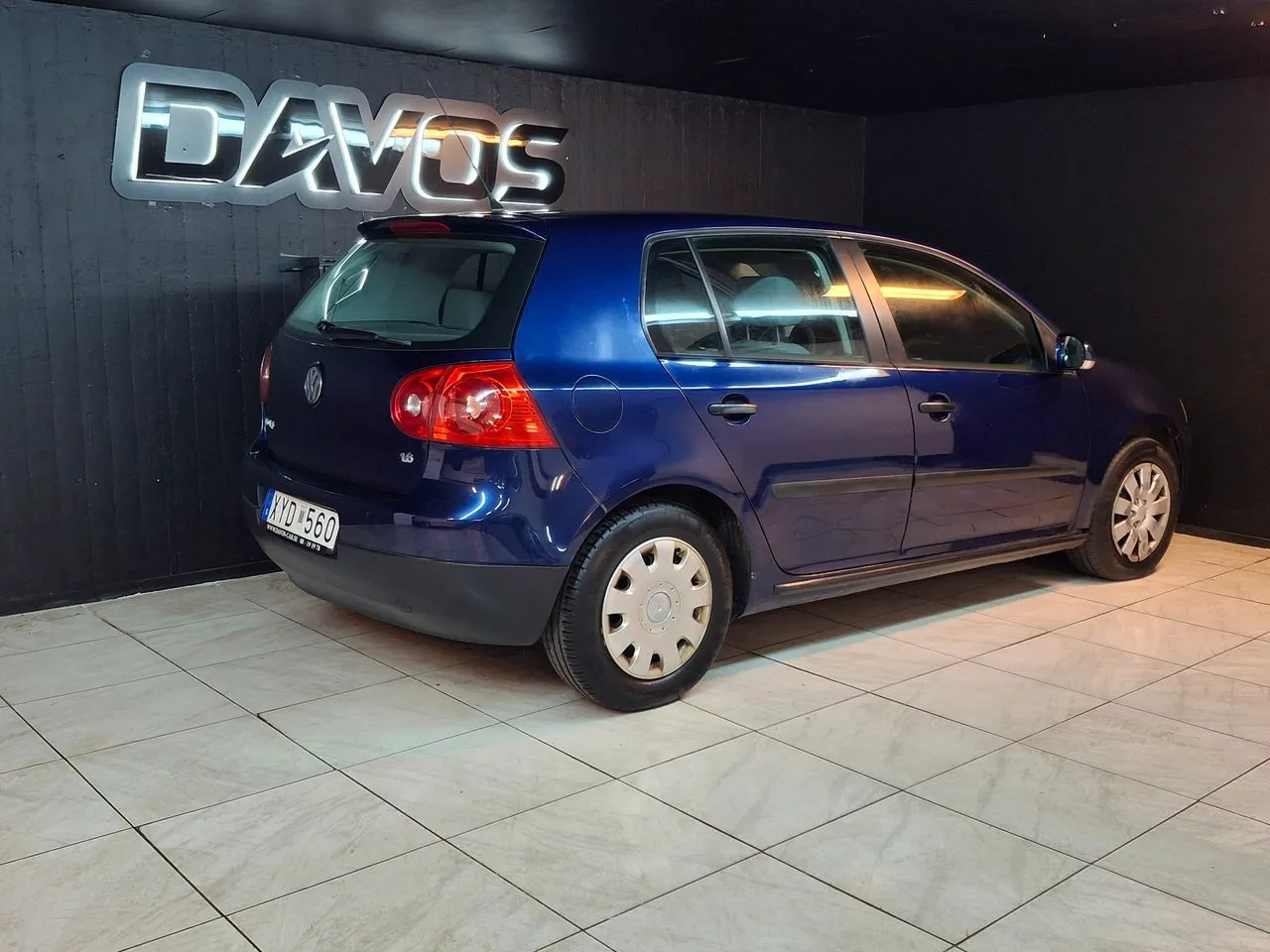 Vehicle image 3