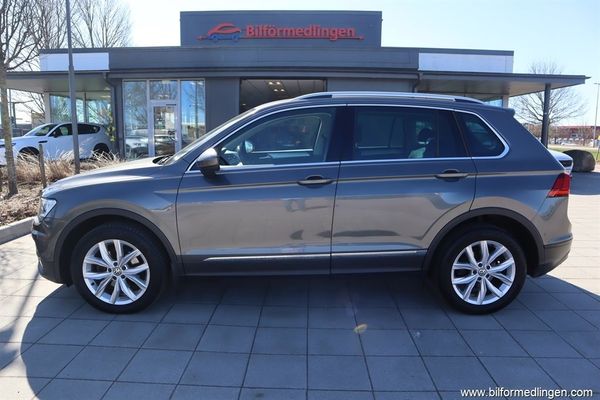 Volkswagen Tiguan 2.0 TDI 4Motion 150hk Aut Drag 1 ägare Svensksåld Backk - 2019
