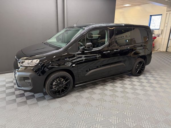 Citroen Berlingo Crew Cab 131hk All Black - 2025