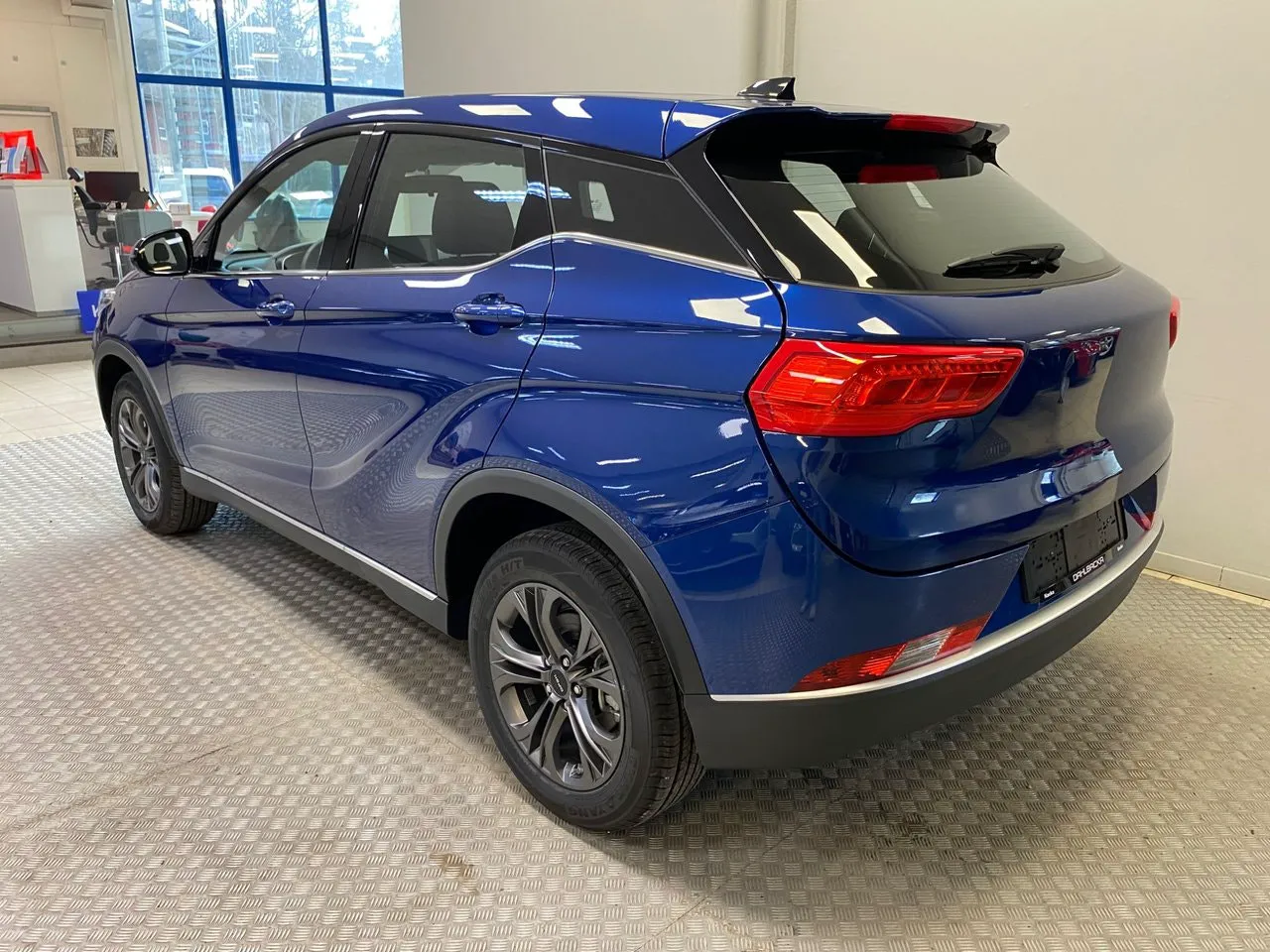 Vehicle image 3