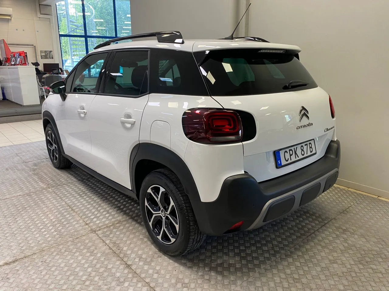Vehicle image 2